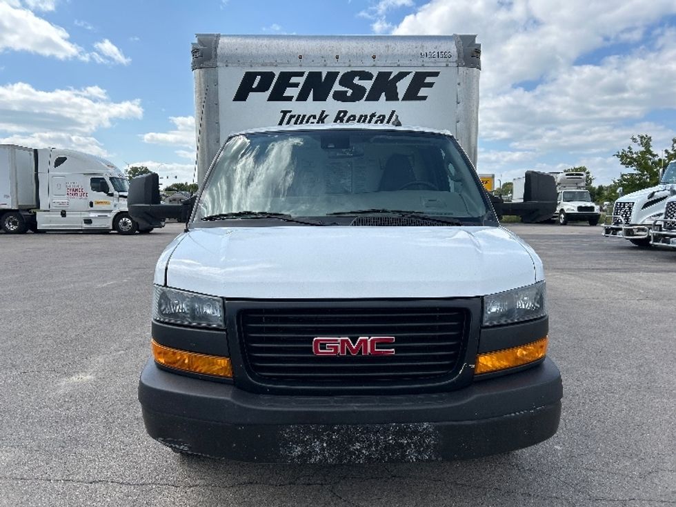 Light Duty Box Truck-Light and Medium Duty Trucks-GMC-2021-Savana G33903-Milwaukee-WI-109,970\n\t\tmiles-$ 28,500 - Image 2