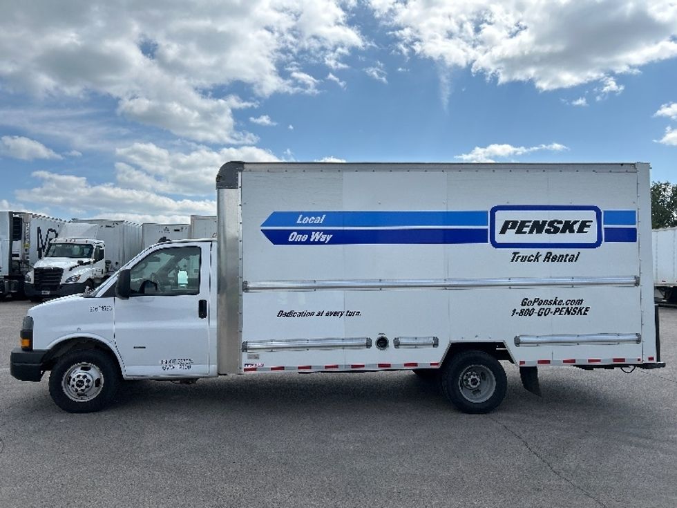 Light Duty Box Truck-Light and Medium Duty Trucks-GMC-2021-Savana G33903-Milwaukee-WI-109,970\n\t\tmiles-$ 28,500 - Image 4
