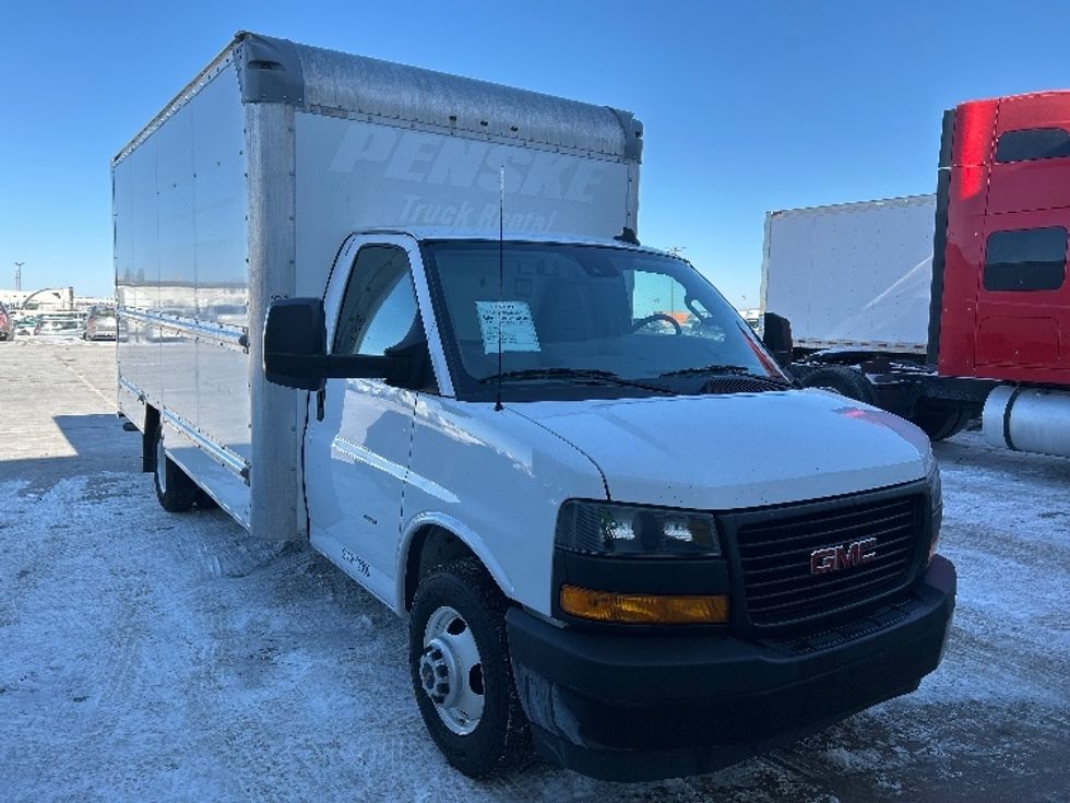 Light Duty Box Truck-Light and Medium Duty Trucks-GMC-2021-Savana G33903-Milwaukee-WI-114,695\n\t\tmiles-$ 28,250 - Image 1