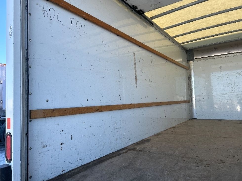 Light Duty Box Truck-Light and Medium Duty Trucks-GMC-2021-Savana G33903-Milwaukee-WI-114,695\n\t\tmiles-$ 28,250 - Image 11