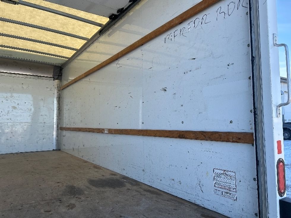 Light Duty Box Truck-Light and Medium Duty Trucks-GMC-2021-Savana G33903-Milwaukee-WI-114,695\n\t\tmiles-$ 28,250 - Image 12