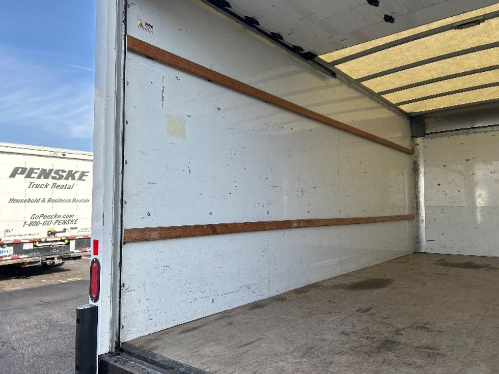 Light Duty Box Truck-Light and Medium Duty Trucks-GMC-2021-Savana G33903-Milwaukee-WI-120,017\n\t\tmiles-$ 27,500 - Image 10