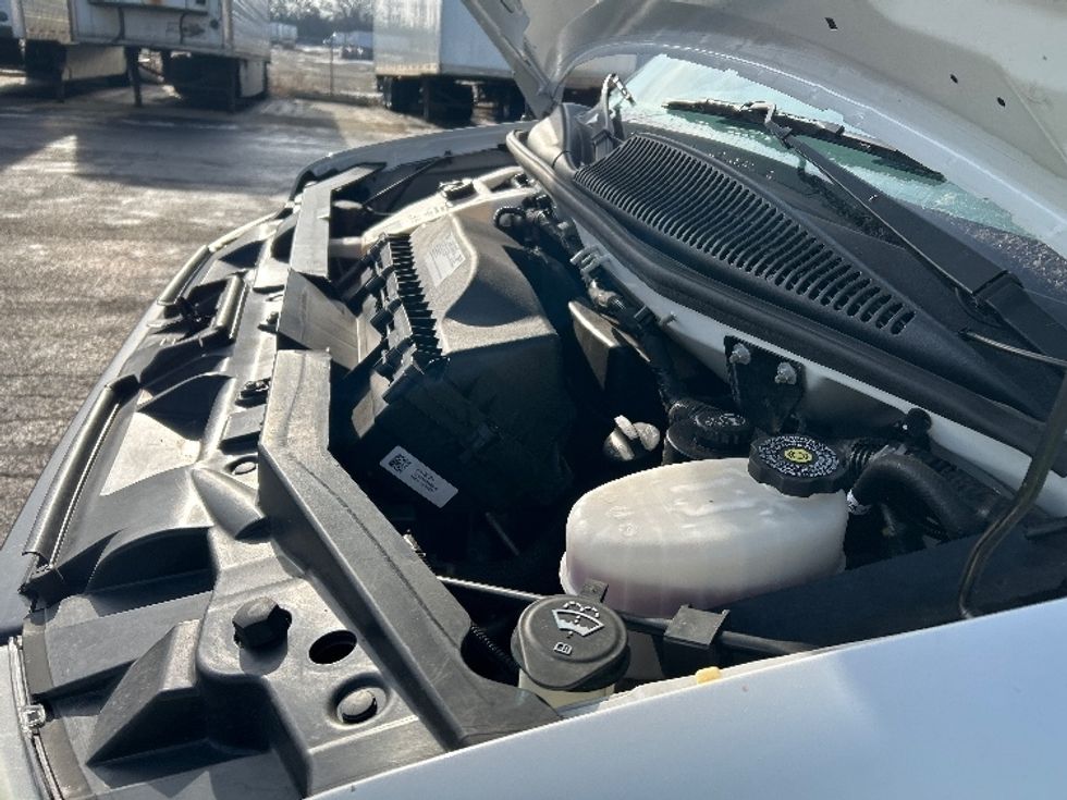 Light Duty Box Truck-Light and Medium Duty Trucks-GMC-2021-Savana G33903-Milwaukee-WI-120,017\n\t\tmiles-$ 27,500 - Image 23