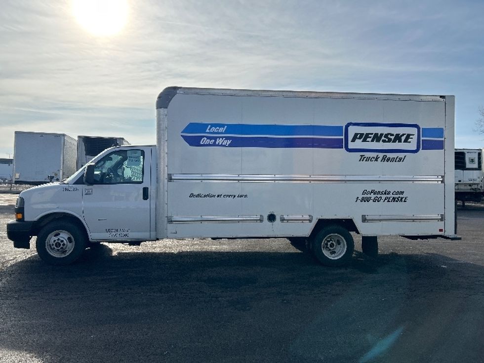 Light Duty Box Truck-Light and Medium Duty Trucks-GMC-2021-Savana G33903-Milwaukee-WI-120,017\n\t\tmiles-$ 27,500 - Image 4