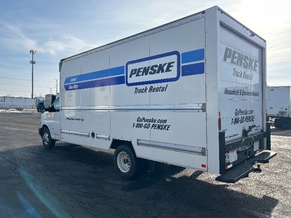 Light Duty Box Truck-Light and Medium Duty Trucks-GMC-2021-Savana G33903-Milwaukee-WI-120,017\n\t\tmiles-$ 27,500 - Image 6