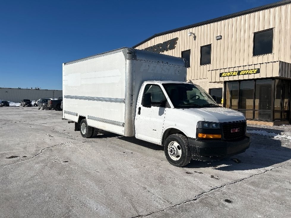 Light Duty Box Truck-Light and Medium Duty Trucks-GMC-2021-Savana G33903-Milwaukee-WI-120,500\n\t\tmiles-$ 27,500 - Image 1
