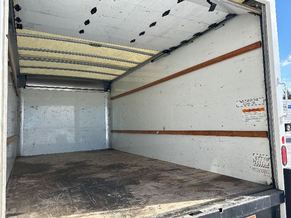 Light Duty Box Truck-Light and Medium Duty Trucks-GMC-2021-Savana G33903-Milwaukee-WI-120,500\n\t\tmiles-$ 27,500 - Image 12