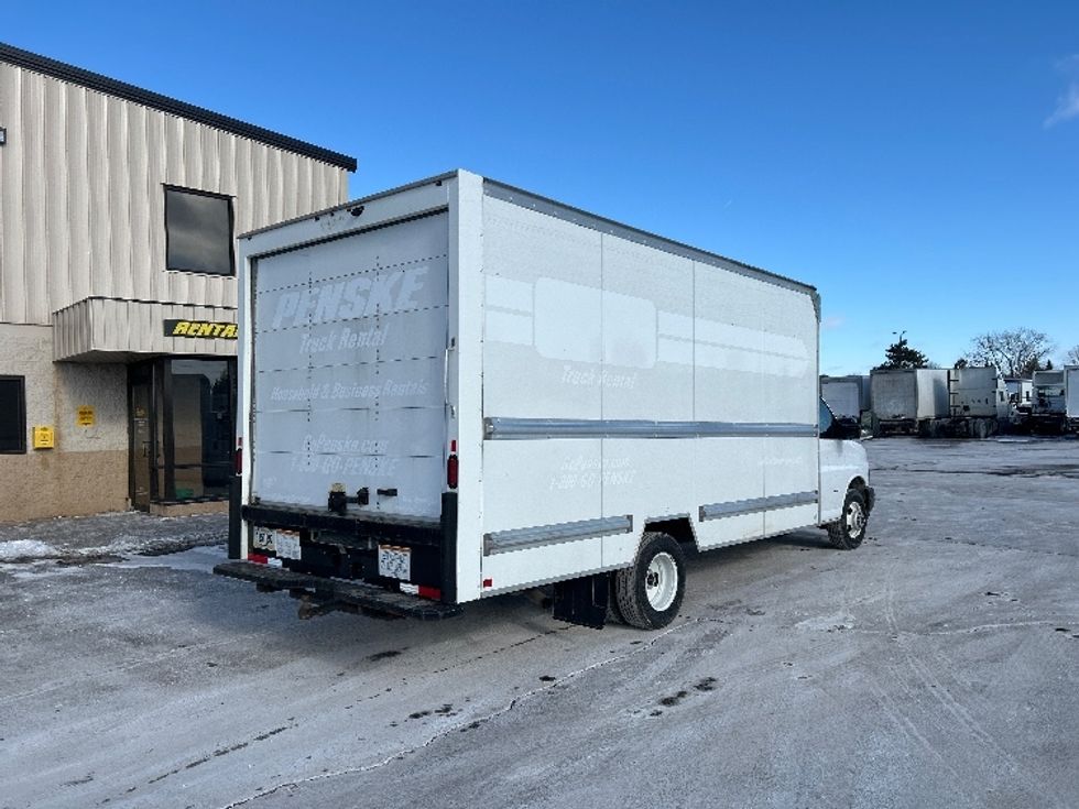 Light Duty Box Truck-Light and Medium Duty Trucks-GMC-2021-Savana G33903-Milwaukee-WI-120,500\n\t\tmiles-$ 27,500 - Image 13