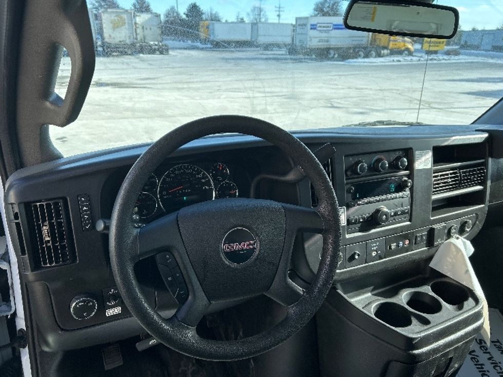 Light Duty Box Truck-Light and Medium Duty Trucks-GMC-2021-Savana G33903-Milwaukee-WI-120,500\n\t\tmiles-$ 27,500 - Image 17