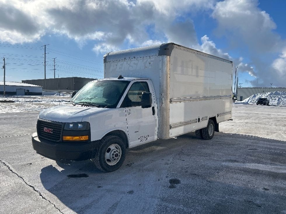 Light Duty Box Truck-Light and Medium Duty Trucks-GMC-2021-Savana G33903-Milwaukee-WI-120,500\n\t\tmiles-$ 27,500 - Image 3