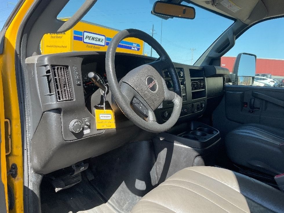 Light Duty Box Truck-Light and Medium Duty Trucks-GMC-2021-Savana G33903-Milwaukee-WI-80,699\n\t\tmiles-$ 30,000 - Image 16