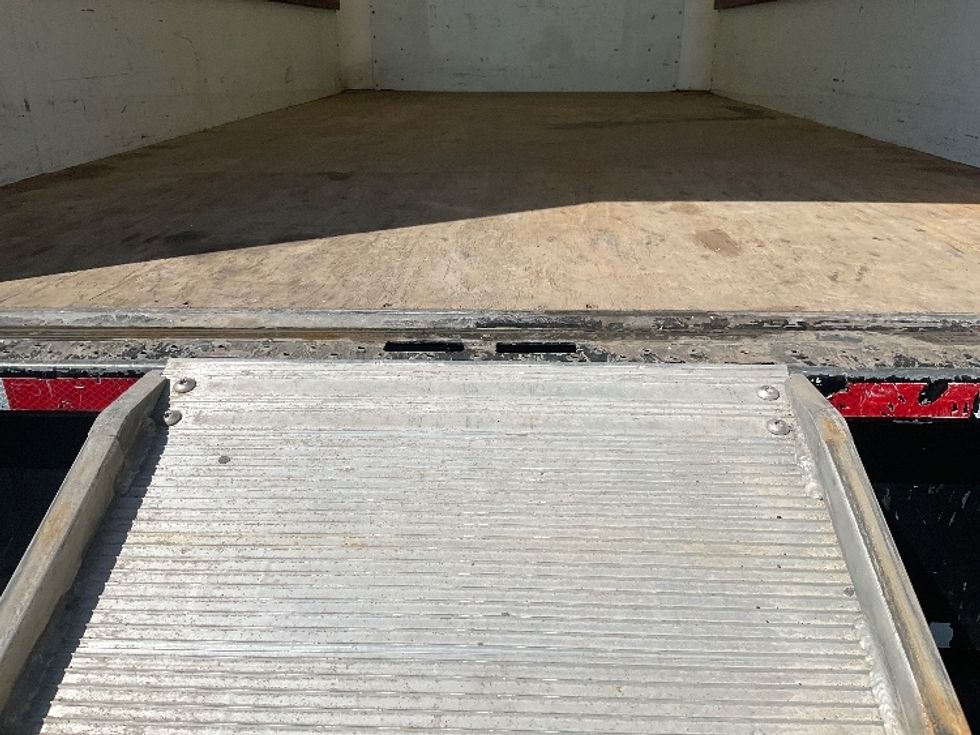 Light Duty Box Truck-Light and Medium Duty Trucks-GMC-2021-Savana G33903-Milwaukee-WI-80,699\n\t\tmiles-$ 30,000 - Image 9