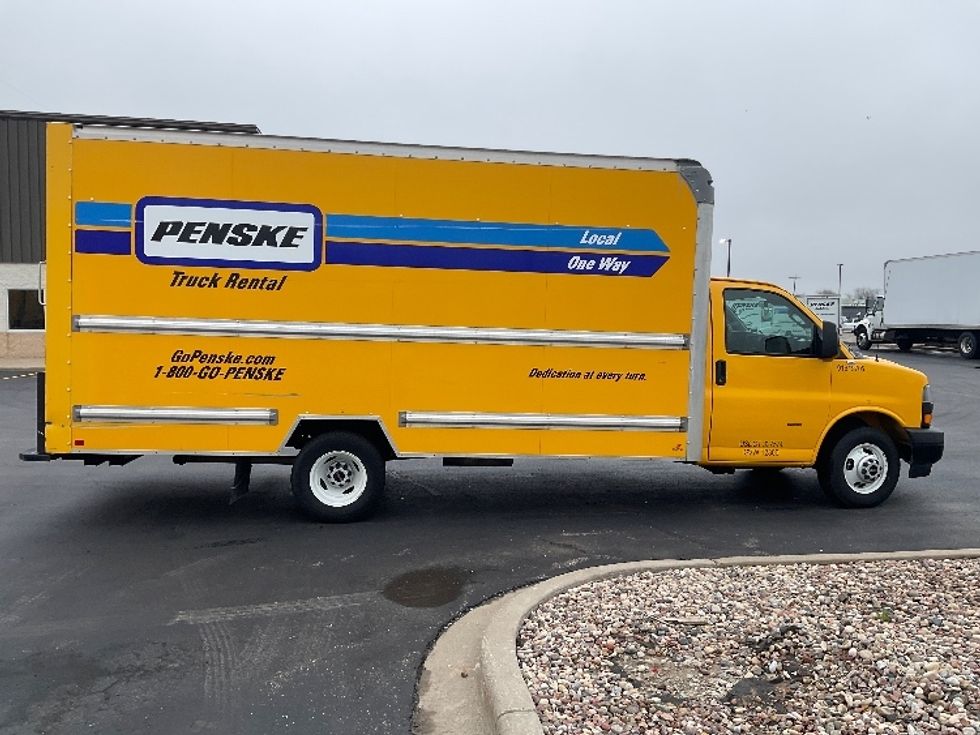 Light Duty Box Truck-Light and Medium Duty Trucks-GMC-2021-Savana G33903-Milwaukee-WI-80,767\n\t\tmiles-$ 27,750 - Image 12