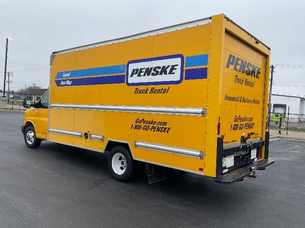 Light Duty Box Truck-Light and Medium Duty Trucks-GMC-2021-Savana G33903-Milwaukee-WI-80,767\n\t\tmiles-$ 27,750 - Image 4