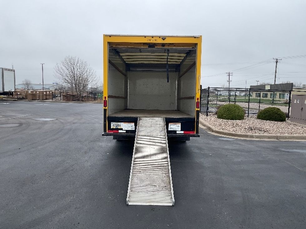 Light Duty Box Truck-Light and Medium Duty Trucks-GMC-2021-Savana G33903-Milwaukee-WI-80,767\n\t\tmiles-$ 27,750 - Image 7