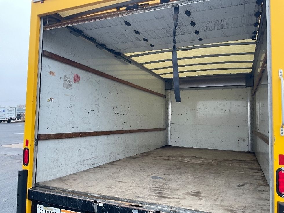 Light Duty Box Truck-Light and Medium Duty Trucks-GMC-2021-Savana G33903-Milwaukee-WI-80,767\n\t\tmiles-$ 27,750 - Image 9