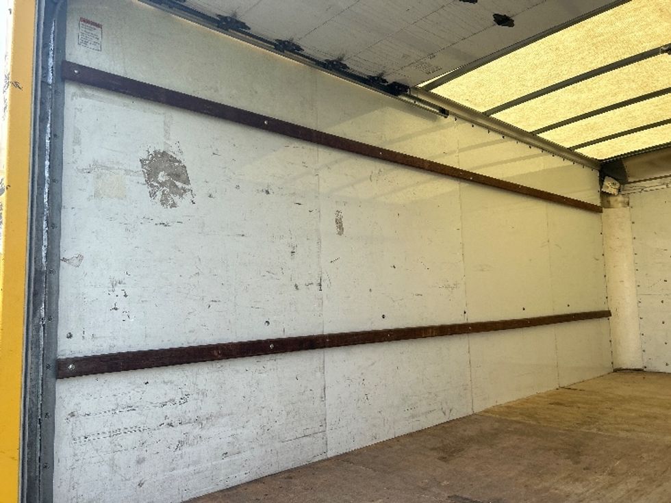 Light Duty Box Truck-Light and Medium Duty Trucks-GMC-2021-Savana G33903-Milwaukee-WI-83,877\n\t\tmiles-$ 27,250 - Image 10