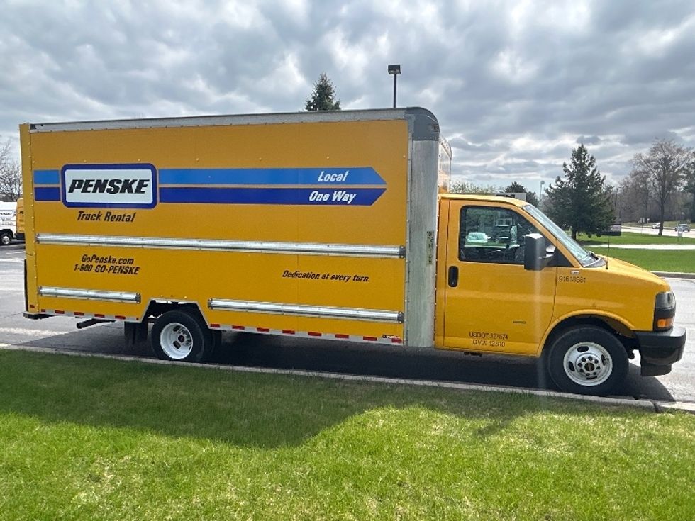 Light Duty Box Truck-Light and Medium Duty Trucks-GMC-2021-Savana G33903-Milwaukee-WI-83,877\n\t\tmiles-$ 27,250 - Image 15