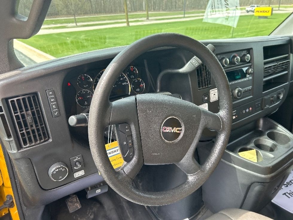 Light Duty Box Truck-Light and Medium Duty Trucks-GMC-2021-Savana G33903-Milwaukee-WI-83,877\n\t\tmiles-$ 27,250 - Image 16