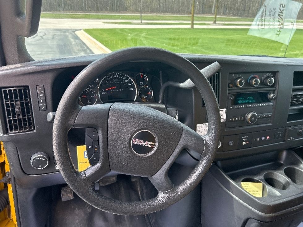 Light Duty Box Truck-Light and Medium Duty Trucks-GMC-2021-Savana G33903-Milwaukee-WI-83,877\n\t\tmiles-$ 27,250 - Image 17