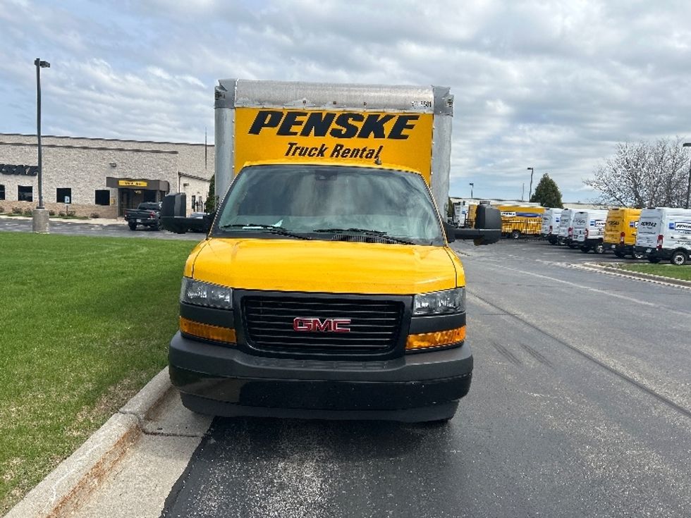 Light Duty Box Truck-Light and Medium Duty Trucks-GMC-2021-Savana G33903-Milwaukee-WI-83,877\n\t\tmiles-$ 27,250 - Image 2