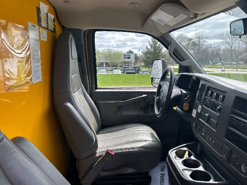 Light Duty Box Truck-Light and Medium Duty Trucks-GMC-2021-Savana G33903-Milwaukee-WI-83,877\n\t\tmiles-$ 27,250 - Image 21