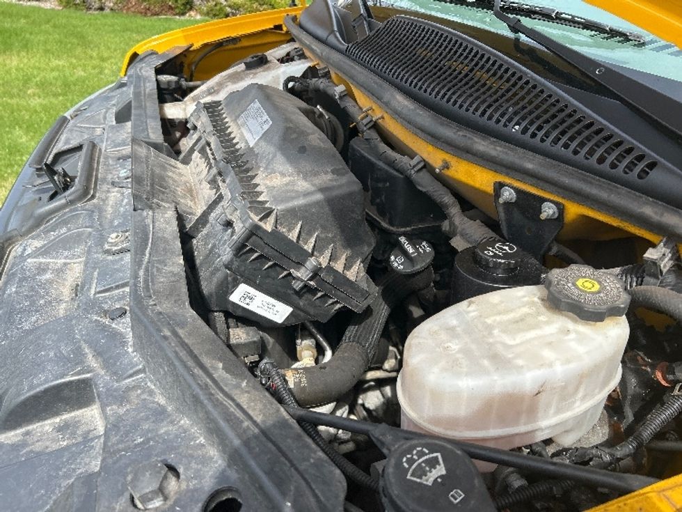 Light Duty Box Truck-Light and Medium Duty Trucks-GMC-2021-Savana G33903-Milwaukee-WI-83,877\n\t\tmiles-$ 27,250 - Image 23