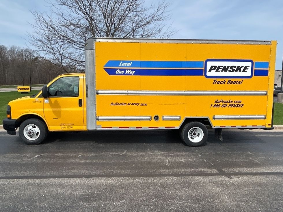 Light Duty Box Truck-Light and Medium Duty Trucks-GMC-2021-Savana G33903-Milwaukee-WI-83,877\n\t\tmiles-$ 27,250 - Image 4