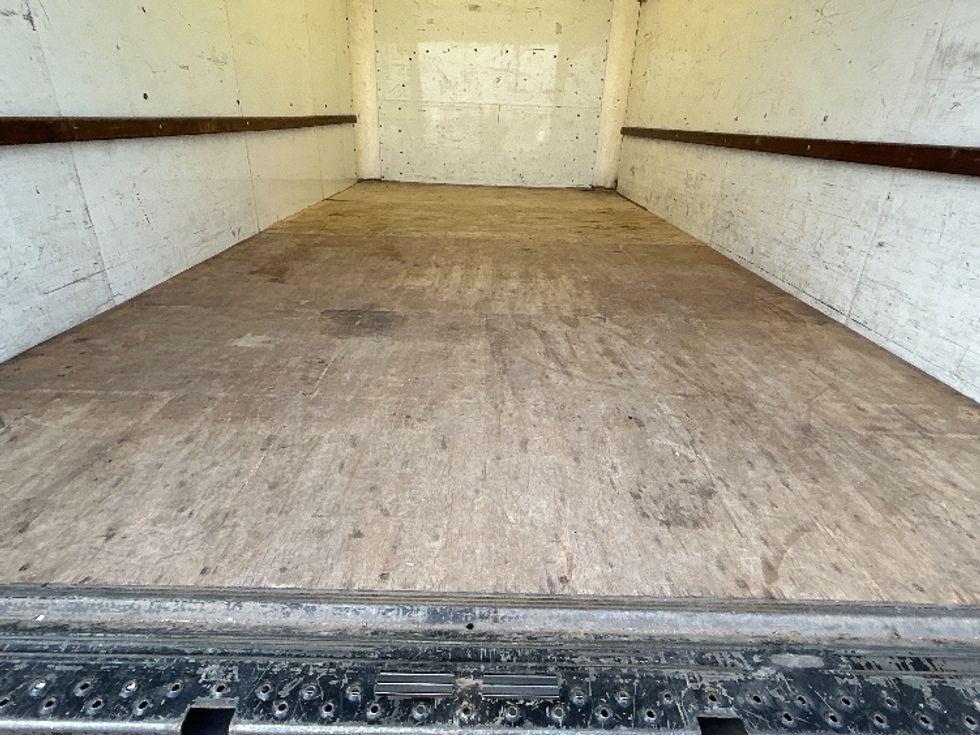 Light Duty Box Truck-Light and Medium Duty Trucks-GMC-2021-Savana G33903-Milwaukee-WI-83,877\n\t\tmiles-$ 27,250 - Image 9