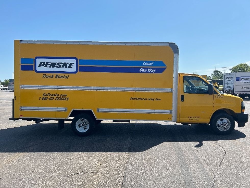 Light Duty Box Truck-Light and Medium Duty Trucks-GMC-2021-Savana G33903-Milwaukee-WI-85,243\n\t\tmiles-$ 27,500 - Image 15