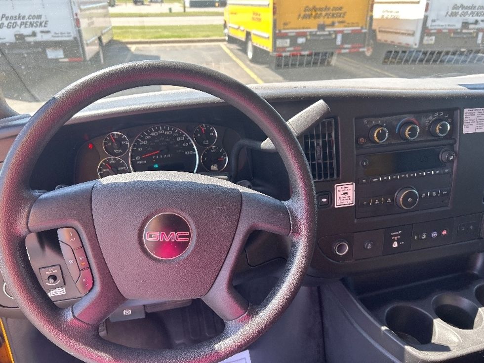 Light Duty Box Truck-Light and Medium Duty Trucks-GMC-2021-Savana G33903-Milwaukee-WI-85,243\n\t\tmiles-$ 27,500 - Image 18