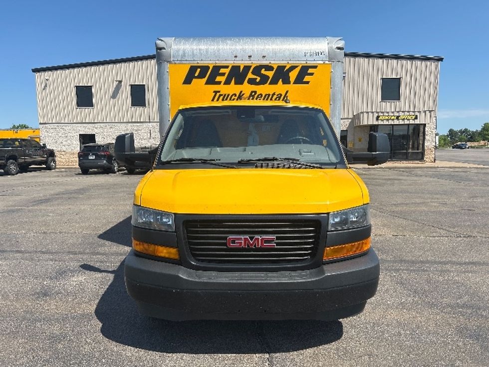 Light Duty Box Truck-Light and Medium Duty Trucks-GMC-2021-Savana G33903-Milwaukee-WI-85,243\n\t\tmiles-$ 27,500 - Image 2