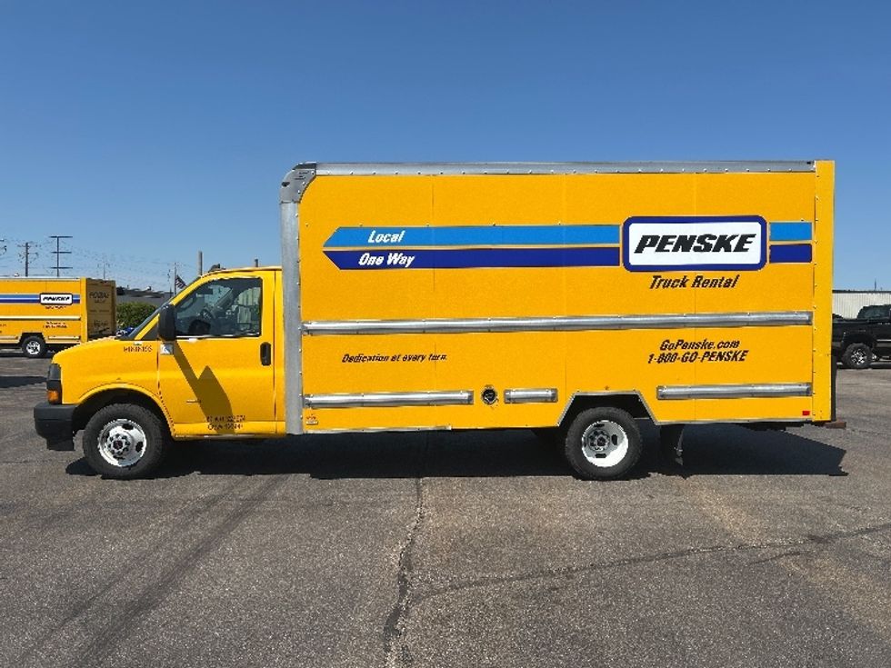Light Duty Box Truck-Light and Medium Duty Trucks-GMC-2021-Savana G33903-Milwaukee-WI-85,243\n\t\tmiles-$ 27,500 - Image 4
