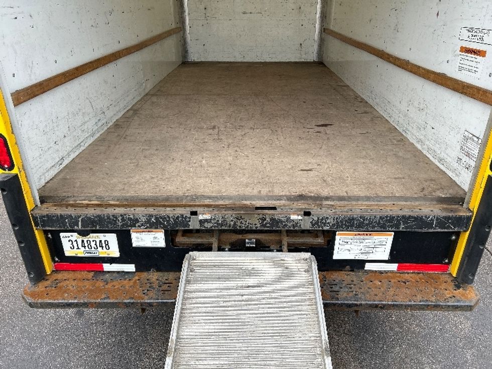 Light Duty Box Truck-Light and Medium Duty Trucks-GMC-2021-Savana G33903-Milwaukee-WI-88,531\n\t\tmiles-$ 29,000 - Image 10
