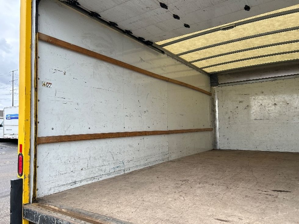 Light Duty Box Truck-Light and Medium Duty Trucks-GMC-2021-Savana G33903-Milwaukee-WI-88,531\n\t\tmiles-$ 29,000 - Image 11