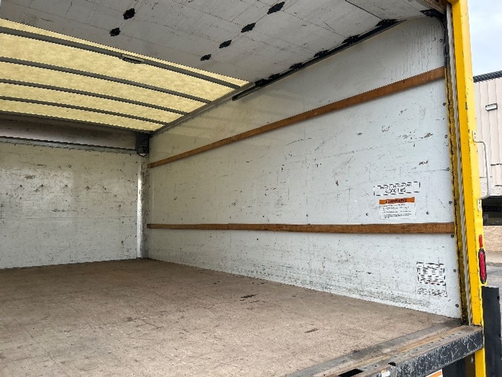 Light Duty Box Truck-Light and Medium Duty Trucks-GMC-2021-Savana G33903-Milwaukee-WI-88,531\n\t\tmiles-$ 29,000 - Image 12