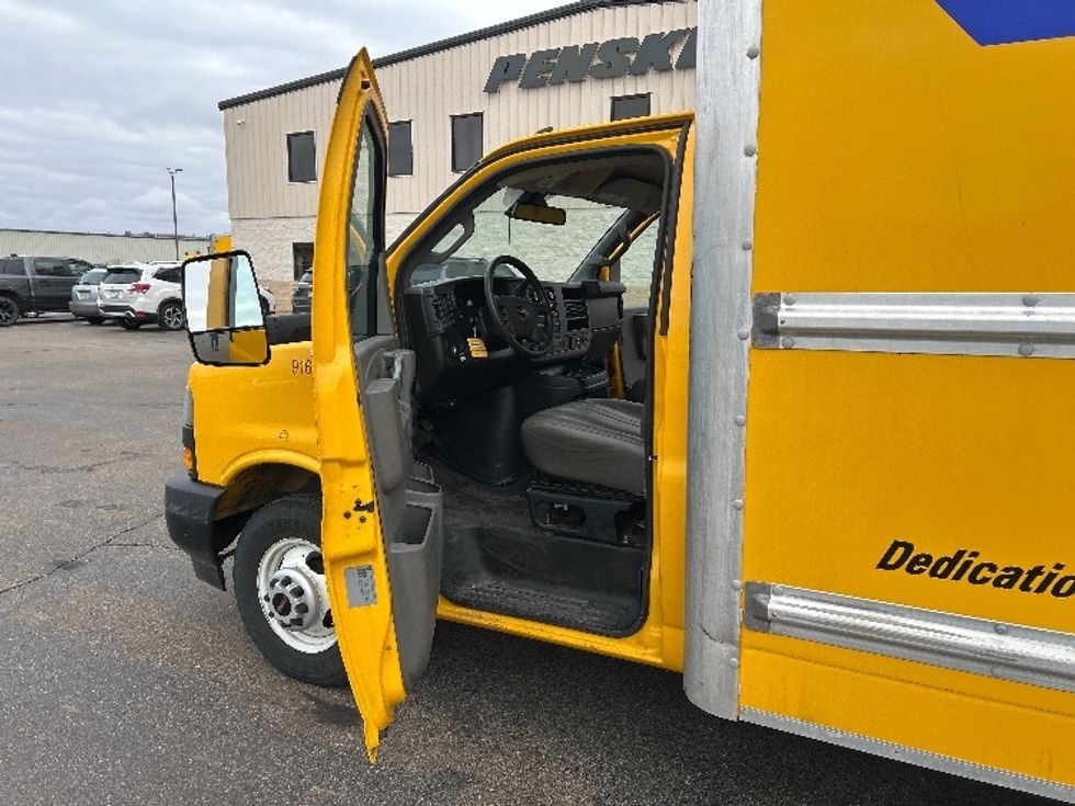 Light Duty Box Truck-Light and Medium Duty Trucks-GMC-2021-Savana G33903-Milwaukee-WI-88,531\n\t\tmiles-$ 29,000 - Image 16