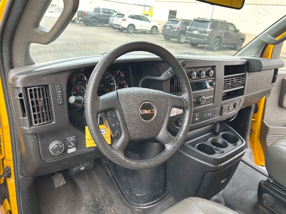 Light Duty Box Truck-Light and Medium Duty Trucks-GMC-2021-Savana G33903-Milwaukee-WI-88,531\n\t\tmiles-$ 29,000 - Image 17