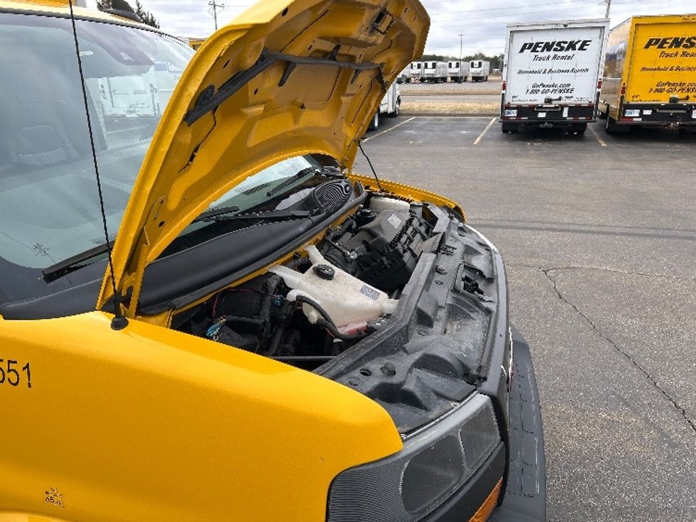 Light Duty Box Truck-Light and Medium Duty Trucks-GMC-2021-Savana G33903-Milwaukee-WI-88,531\n\t\tmiles-$ 29,000 - Image 23