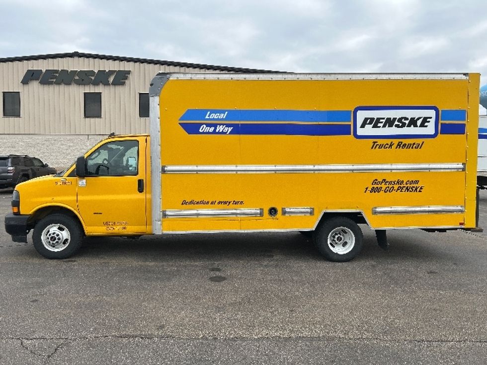 Light Duty Box Truck-Light and Medium Duty Trucks-GMC-2021-Savana G33903-Milwaukee-WI-88,531\n\t\tmiles-$ 29,000 - Image 4