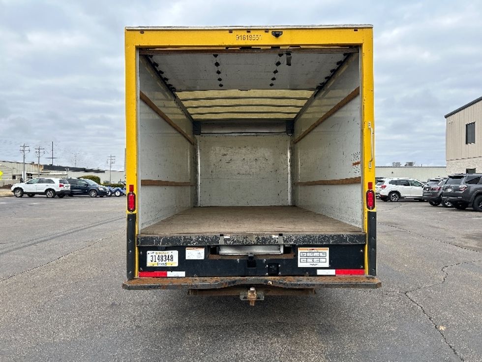 Light Duty Box Truck-Light and Medium Duty Trucks-GMC-2021-Savana G33903-Milwaukee-WI-88,531\n\t\tmiles-$ 29,000 - Image 8