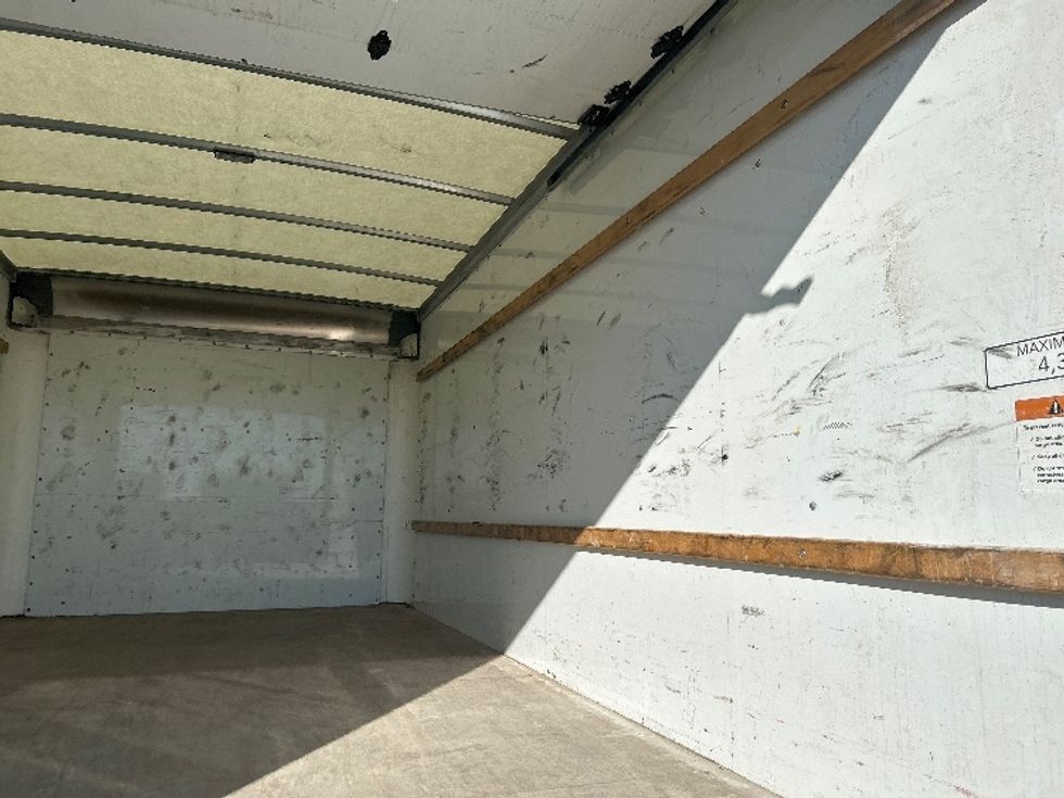 Light Duty Box Truck-Light and Medium Duty Trucks-GMC-2021-Savana G33903-Milwaukee-WI-90,606\n\t\tmiles-$ 28,500 - Image 12