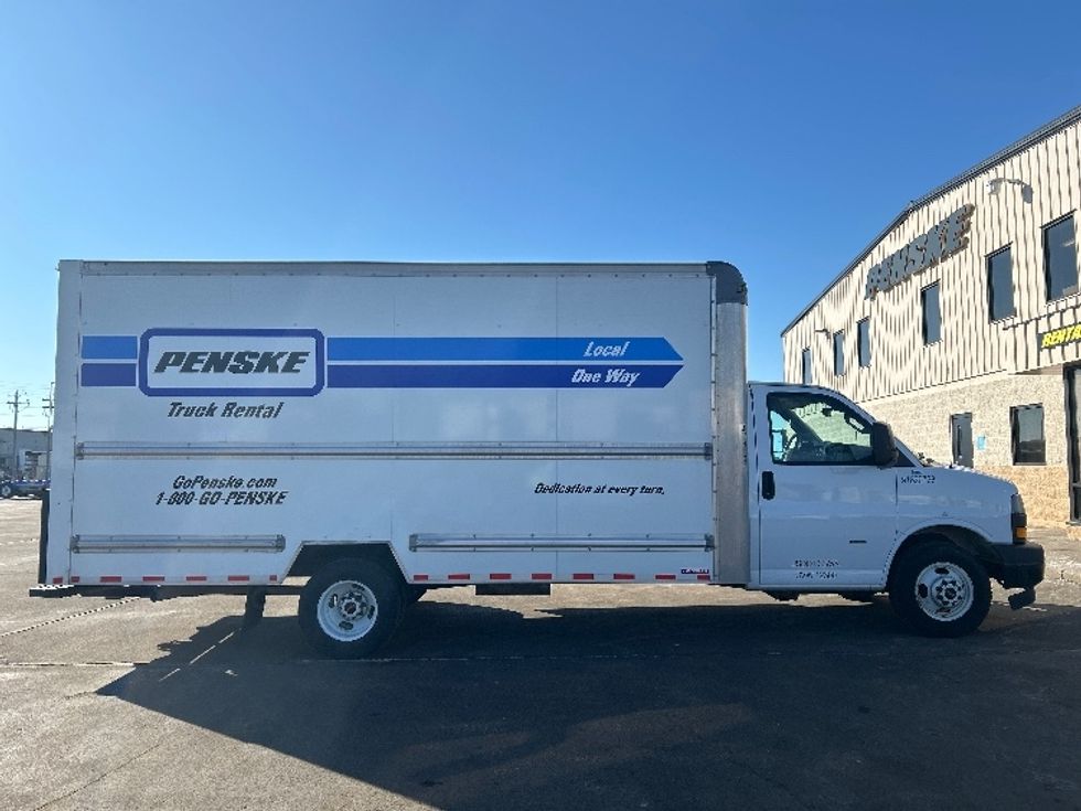 Light Duty Box Truck-Light and Medium Duty Trucks-GMC-2021-Savana G33903-Milwaukee-WI-90,606\n\t\tmiles-$ 28,500 - Image 15