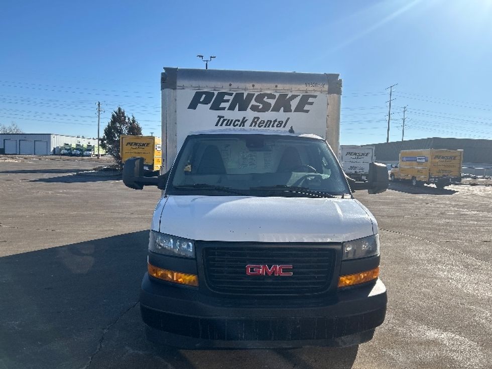 Light Duty Box Truck-Light and Medium Duty Trucks-GMC-2021-Savana G33903-Milwaukee-WI-90,606\n\t\tmiles-$ 28,500 - Image 2