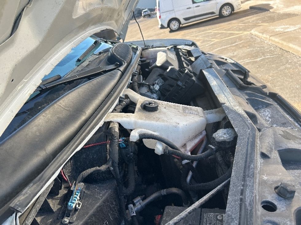 Light Duty Box Truck-Light and Medium Duty Trucks-GMC-2021-Savana G33903-Milwaukee-WI-90,606\n\t\tmiles-$ 28,500 - Image 23