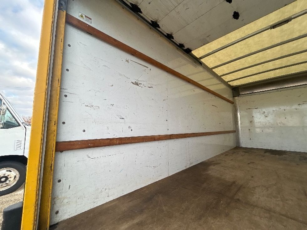 Light Duty Box Truck-Light and Medium Duty Trucks-GMC-2021-Savana G33903-Milwaukee-WI-91,491\n\t\tmiles-$ 28,000 - Image 11