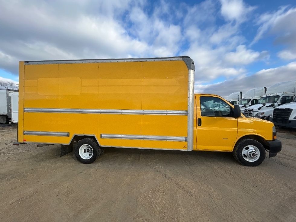 Light Duty Box Truck-Light and Medium Duty Trucks-GMC-2021-Savana G33903-Milwaukee-WI-91,491\n\t\tmiles-$ 28,000 - Image 12