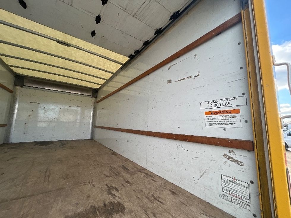 Light Duty Box Truck-Light and Medium Duty Trucks-GMC-2021-Savana G33903-Milwaukee-WI-91,491\n\t\tmiles-$ 28,000 - Image 13