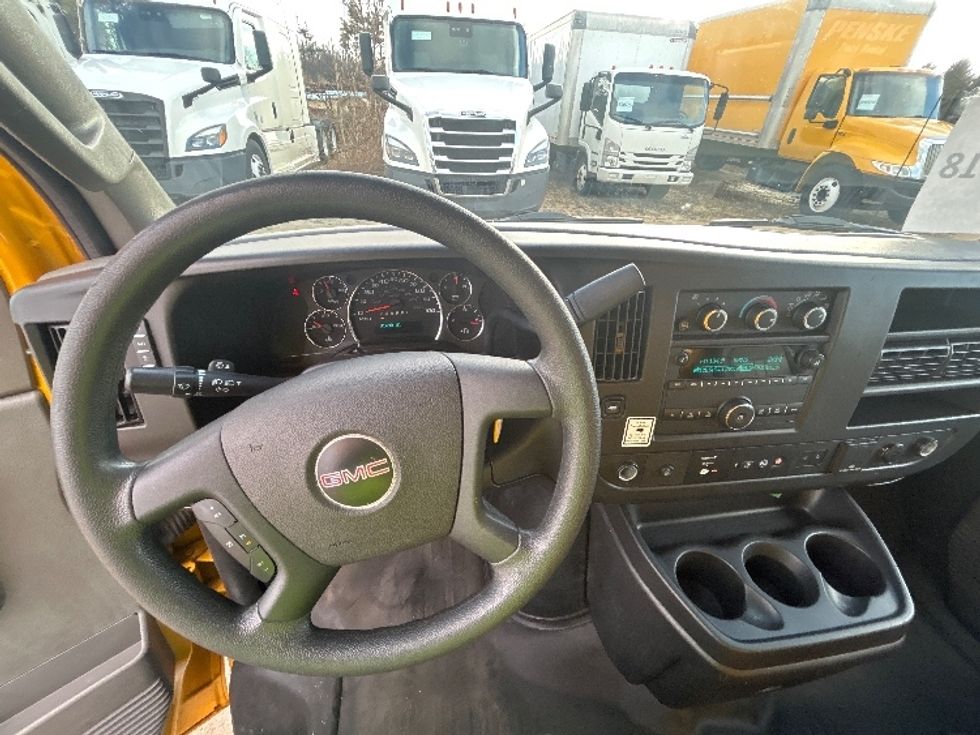 Light Duty Box Truck-Light and Medium Duty Trucks-GMC-2021-Savana G33903-Milwaukee-WI-91,491\n\t\tmiles-$ 28,000 - Image 18