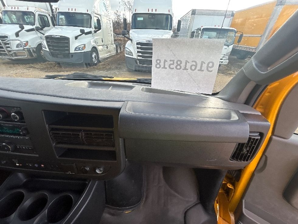 Light Duty Box Truck-Light and Medium Duty Trucks-GMC-2021-Savana G33903-Milwaukee-WI-91,491\n\t\tmiles-$ 28,000 - Image 21